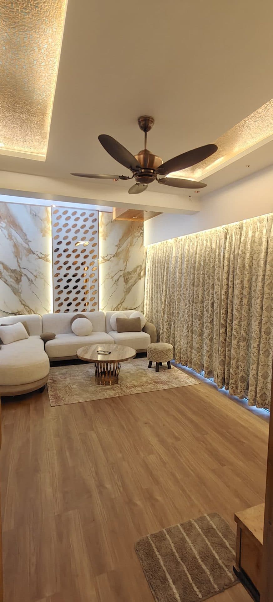 Lounge seating with curved sofa