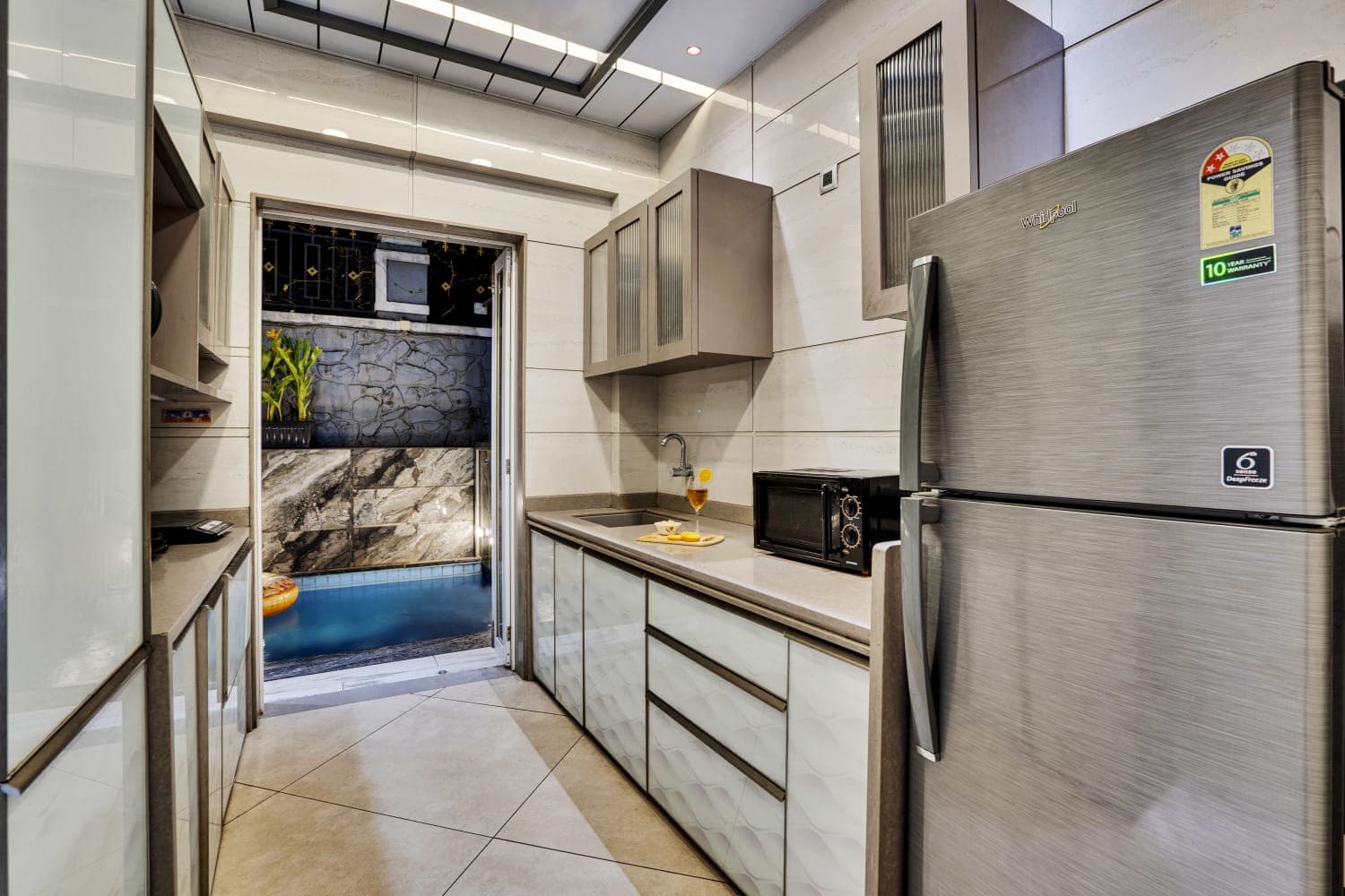 The fully-equipped modern kitchen